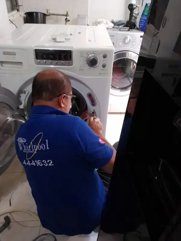 Fotografía de reparación de un electrodoméstico